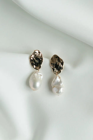 Galilea Gold Pearl Earring