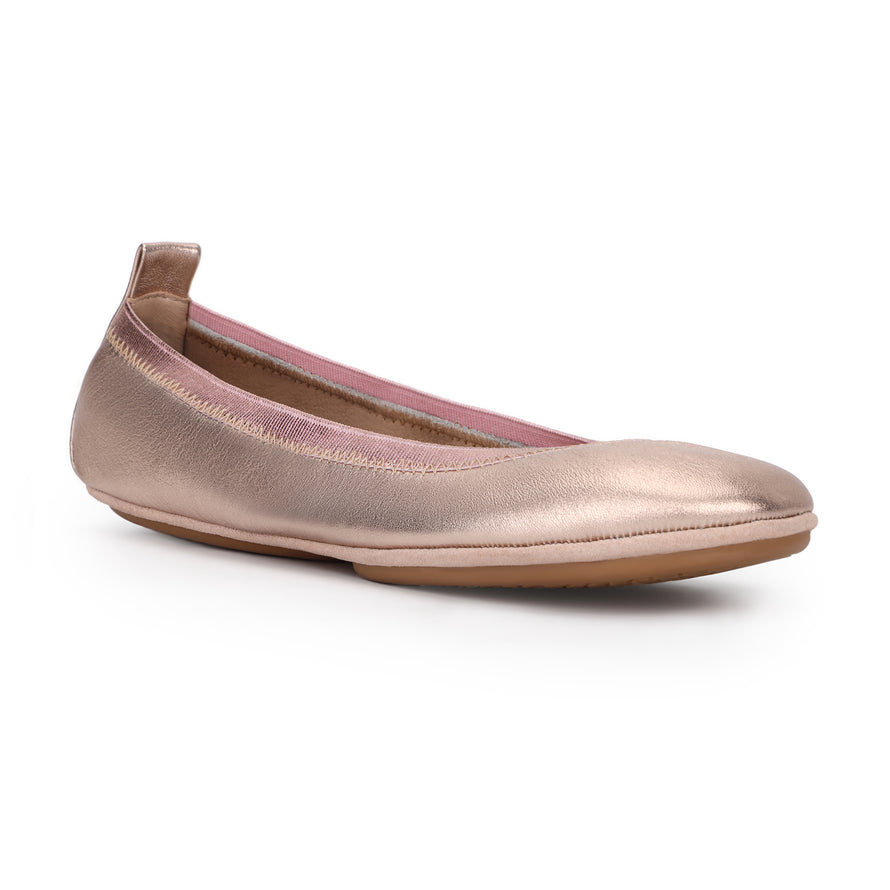 Our metallic leather Samara shoes feature an upgraded memory foam footbed and provide increased cushioned comfort and breathability without additional weight
